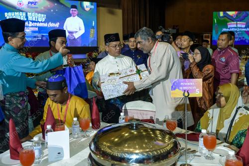 DATUK DR MOHD NA'IM MOKTAR