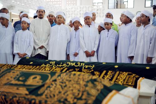 TANAH RUNTUH