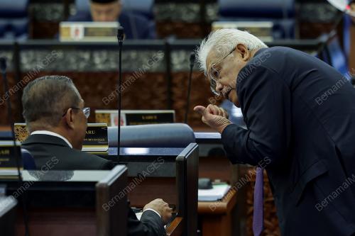 DATUK SERI HAMZAH ZAINUDIN
