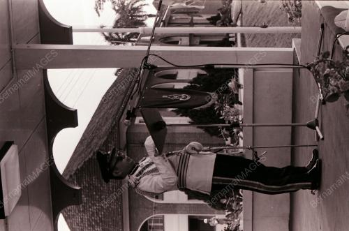 KL15_22111980_PERBARISAN