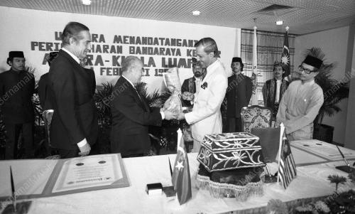 KL15_23022015_PENUBUHAN_BANDARAYA