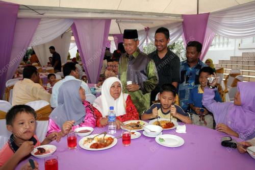 MUSTAPA MOHAMED