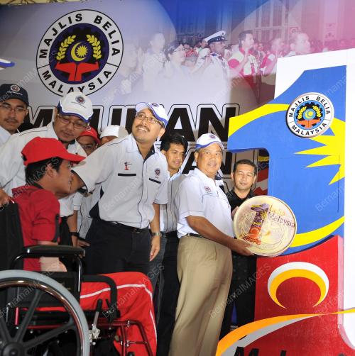 TAN SRI MUHYIDDIN YASSIN