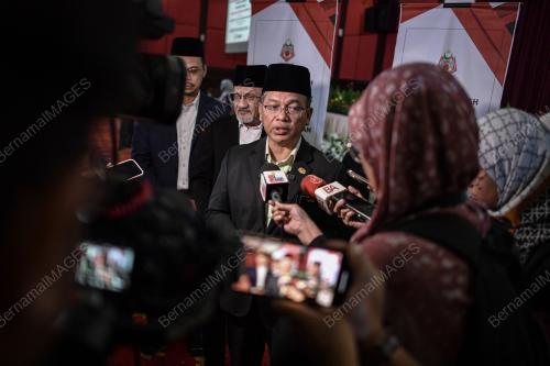 DATUK DR MOHD NA'IM MOKHTAR