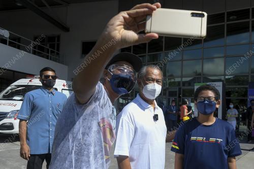 TAN SRI MUHYUDDIN YASSIN