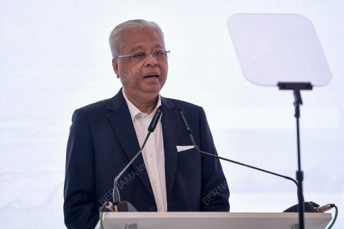 DATUK SERI ISMAIL SABRI YAAKOB