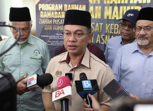 SENATOR DATUK DR MOHD NA'IM MOKHTAR