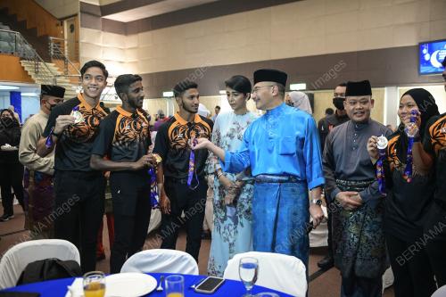 DATUK SERI HISHAMMUDDIN TUN HUSSEIN