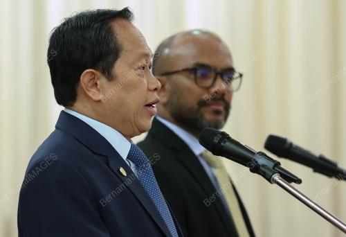 DATUK SERI AHMAD MASLAN