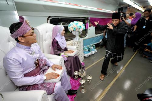 KL15_24082013_WEDDING_ONBOARD