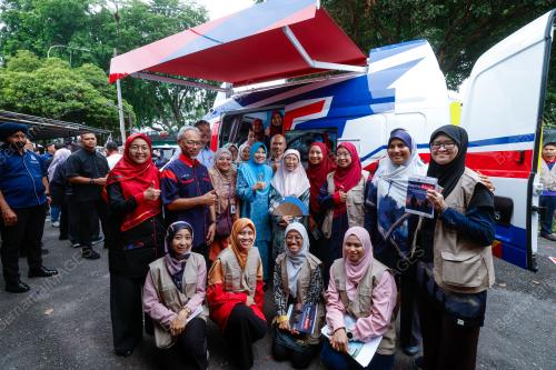 DATUK SERI DR WAN AZIZAH WAN ISMAIL