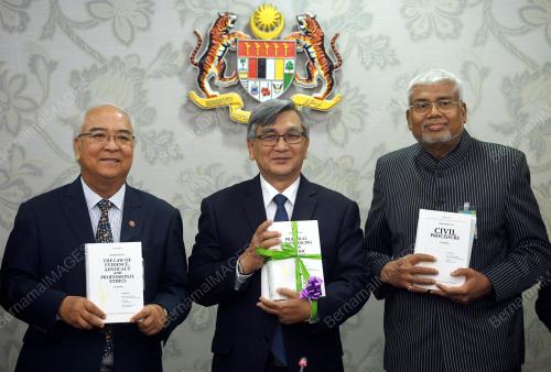 KL15_24102018_PARLIAMENT_BN201810130769