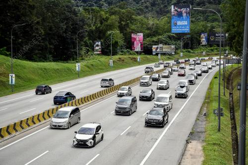 TINJAUAN ALIRAN TRAFIK TOL GOMBAK