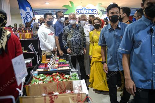 DATUK SERI ISMAIL SABRI YAAKOB