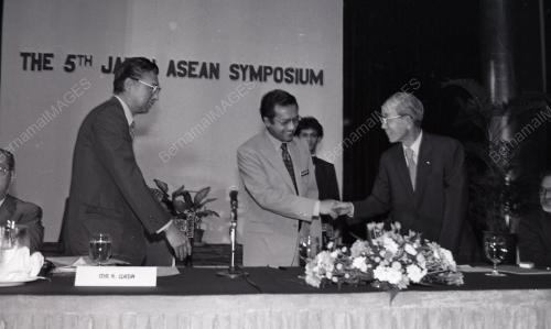 DR. MAHATHIR BIN MOHAMAD
