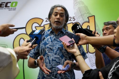 KHAIRY JAMALUDDIN