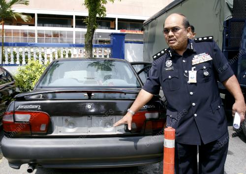 POLIS KERETA CURI