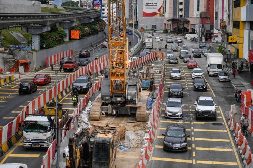TINJAUAN BEBERAPA JALAN- JALAN UTAMA DI SEKITAR IBUKOTA