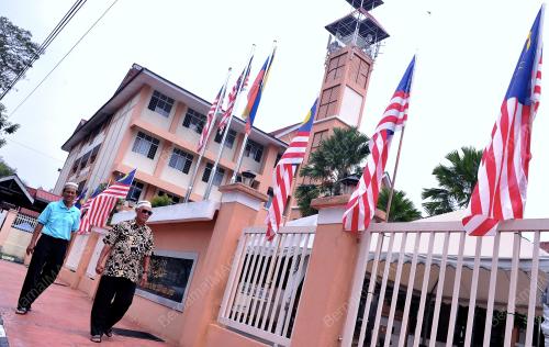KL15_26082012_BENDERA