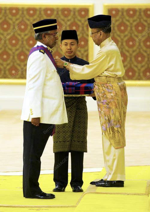KL15_26092013_AGONG_PINGAT