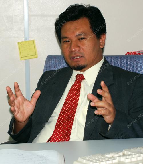 NUARRUAL HILAL MD DAHLAN