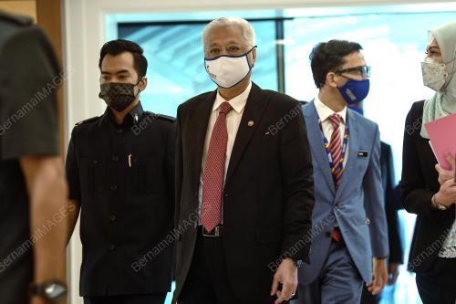 DATUK SERI ISMAIL SABRI YAAKOB