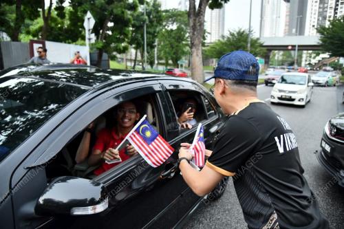 FAHMI FADZIL