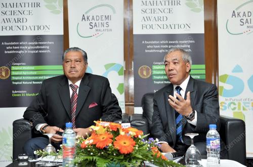 TUN AHMAD SARJI ABDUL HAMID