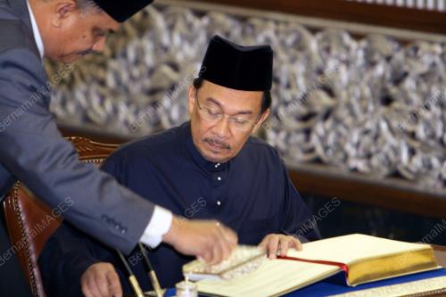 ANWAR IBRAHIM
