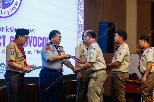TAN SRI DR JOHARI ABDUL