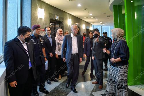 DATUK SERI ISMAIL SABRI YAAKOB