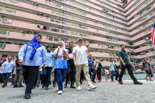 LAWATAN KE PANGSAPURI KOS RENDAH BANDAR TASIK SELATAN