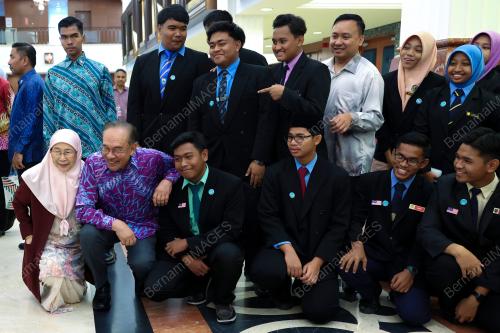 DATUK SERI ANWAR IBRAHIM