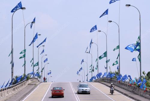 KL15_31032013_BENDERA