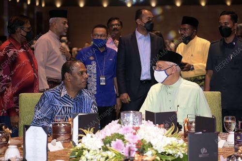 DATUK SERI ISMAIL SABRI YAAKOB