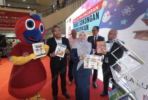 FADHLINA SIDEK