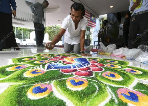 KL15_31102018_KOLAM