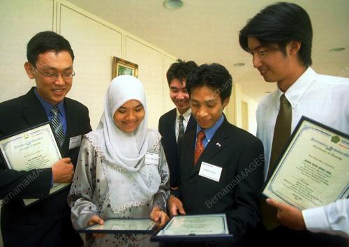 KL16-06_07_2001BIASISWA_28012016