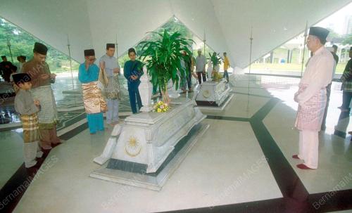 KL16-27_12_2000_MAKAM_PAHLAWAN_15012016