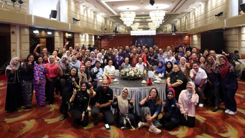 DATUK FAHMI FADZIL
