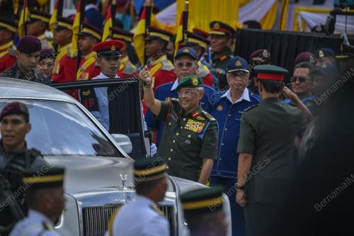 AL-SULTAN ABDULLAH RI'AYATUDDIN AL-MUSTAFA BILLAH SHAH