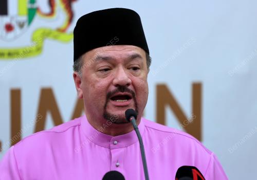 DATUK SERI AMIR HAMZAH AZIZAN