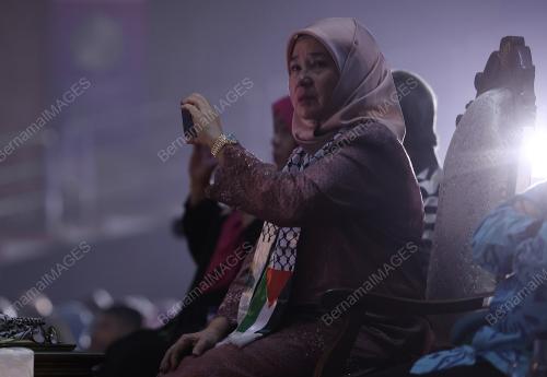 TUNKU AZIZAH AMINAH MAIMUNAH ISKANDARIAH