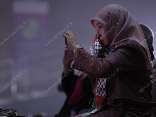 TUNKU AZIZAH AMINAH MAIMUNAH ISKANDARIAH