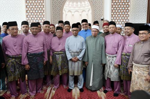 KL16_01022019_AGONG_BN201901319700