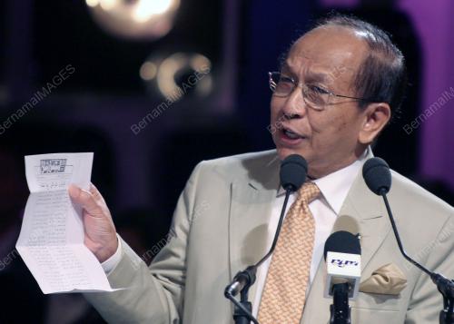 DR RAIS YATIM