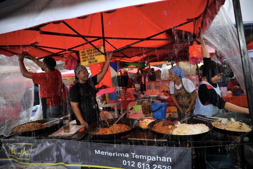 KL16_01072014_BAZAAR