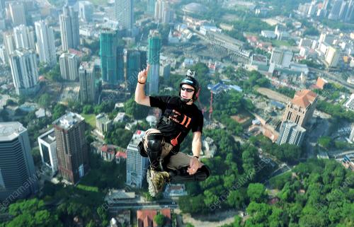 BASE JUMP