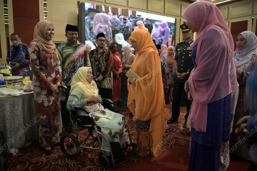 TUNKU HAJAH AZIZAH AMINAH MAIMUNAH ISKANDARIAH