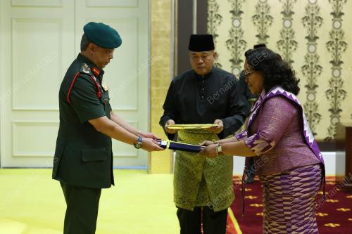 AL-SULTAN ABDULLAH RI'AYATUDDIN AL-MUSTAFA BILLAH SHAH